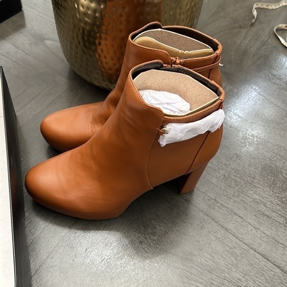 Naturalizer Berri Bootie (WIDE) - Picture 6 of 12